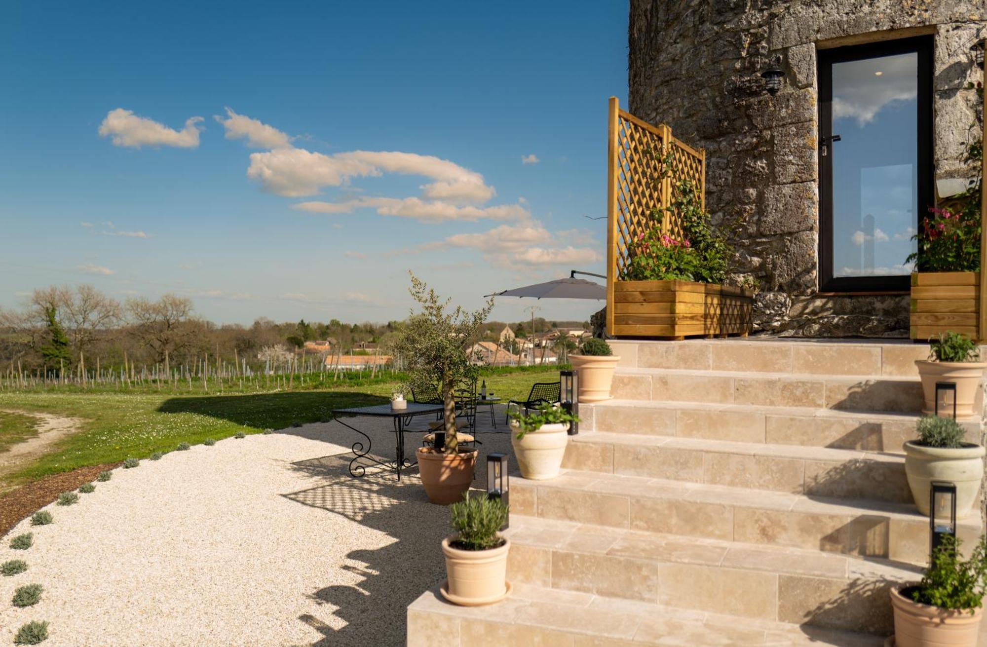 Enchanting Windmill Retreat Loubes-Bernac Exterior photo